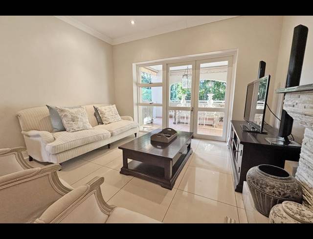 3 BEDROOM APARTMENT FOR SALE IN SANDOWN